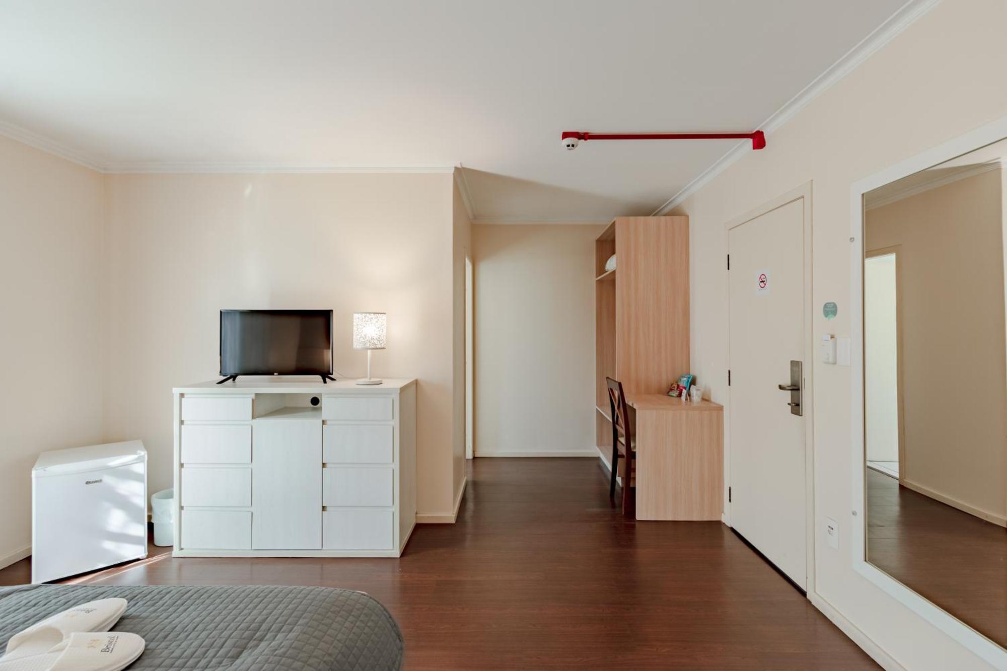 Bristol Sabrina Hotel De Charme Joinville Exterior photo